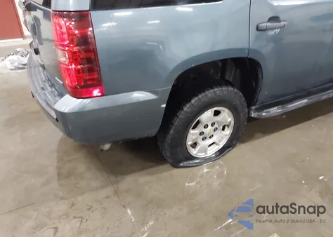 2010 Chevrolet Tahoe Ls z USA, uszkodzony, nr VIN 1GNUKAE02AR132871